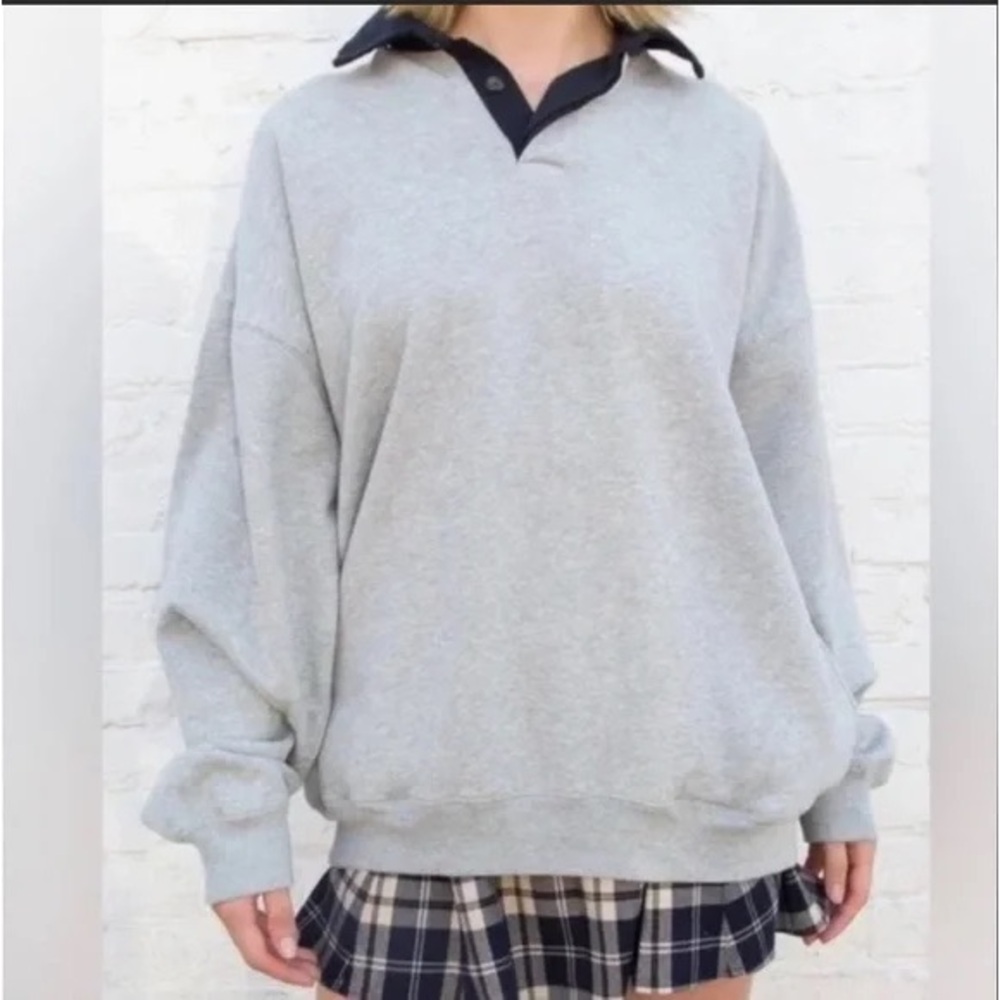 Brandy Melville polo grey sweatshirt 📚